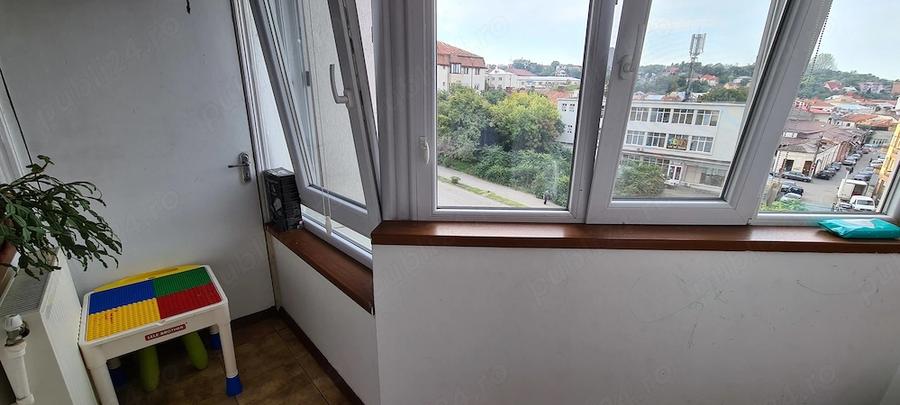 Apartament cu 4 camere decomandat în Nicolae Titulescu