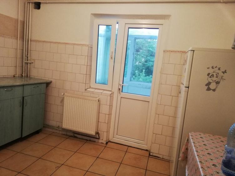 Apartament cu 2 camere decomandat, mobilat în Nicolina