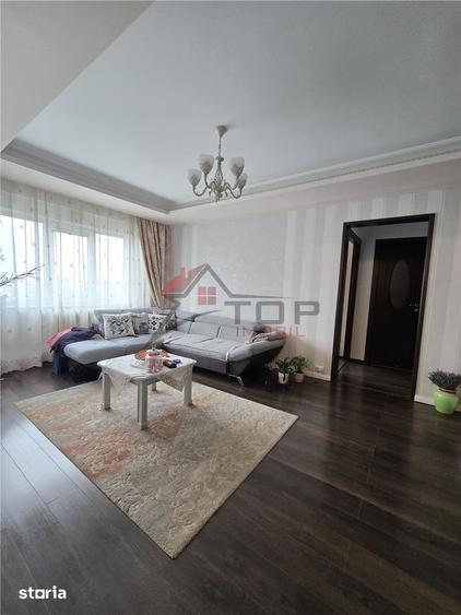 Apartament cu 3 camere decomandat în Mircea cel Bătrân