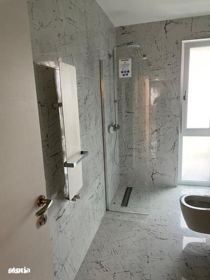 Apartament cu 4 camere decomandat în Băneasa