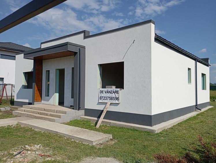 Casă cu 4 camere în Sânpetru