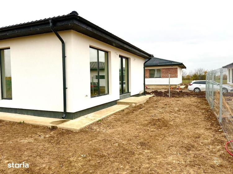 Casă cu 4 camere cu Teren 337 Mp în Dimieni
