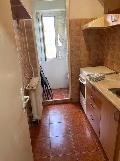 Apartament cu 2 camere semidecomandat, mobilat în Brâncoveanu