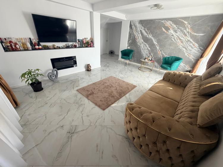 Casă individuală cu 5 camere cu Piscina în Exterior Sud