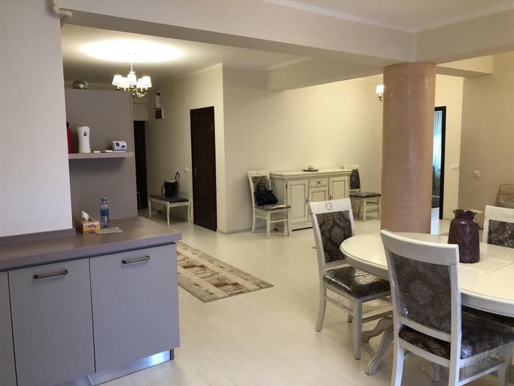 Apartament cu 3 camere decomandat, mobilat în Albert