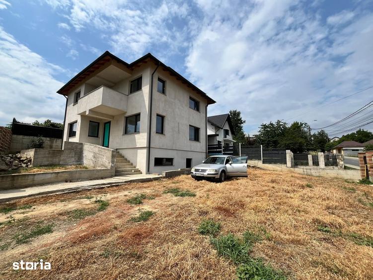 Casă cu 6 camere cu Teren 500 Mp în Central