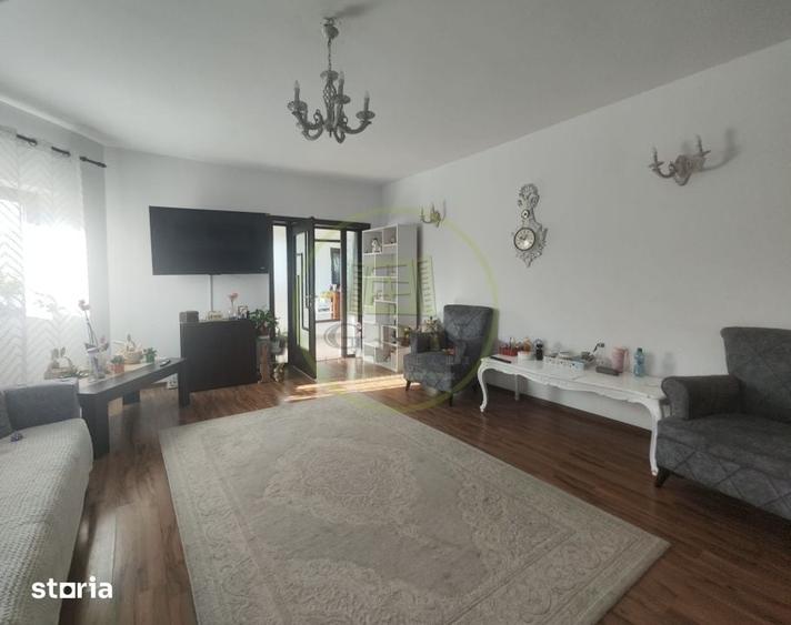 Casă cu 5 camere cu Teren 400 Mp în Bariera Vâlcii