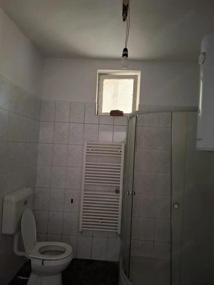 Casă cu 3 camere cu Canalizare în Sânandrei