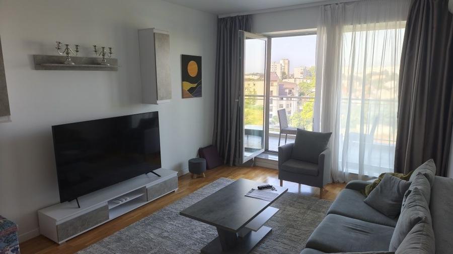 Apartament cu 3 camere decomandat, mobilat în 1 Mai