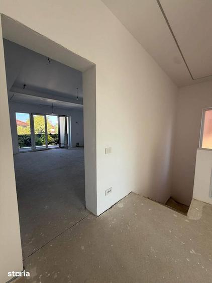 Casă cu 5 camere cu Teren 434 Mp în Central