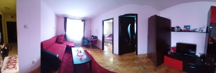 Apartament cu 3 camere semidecomandat în Mureșeni