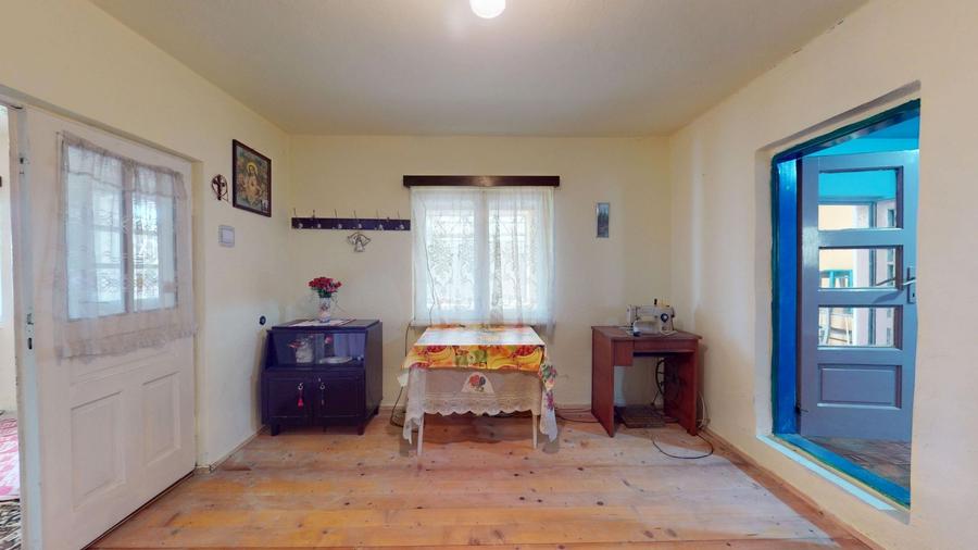Casă individuală cu 3 camere cu Canalizare în Central
