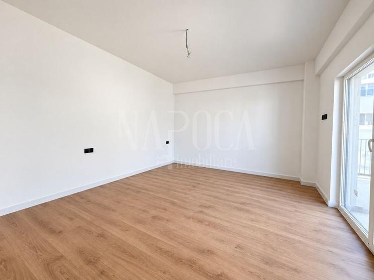 Apartament cu 3 camere semidecomandat în Florești