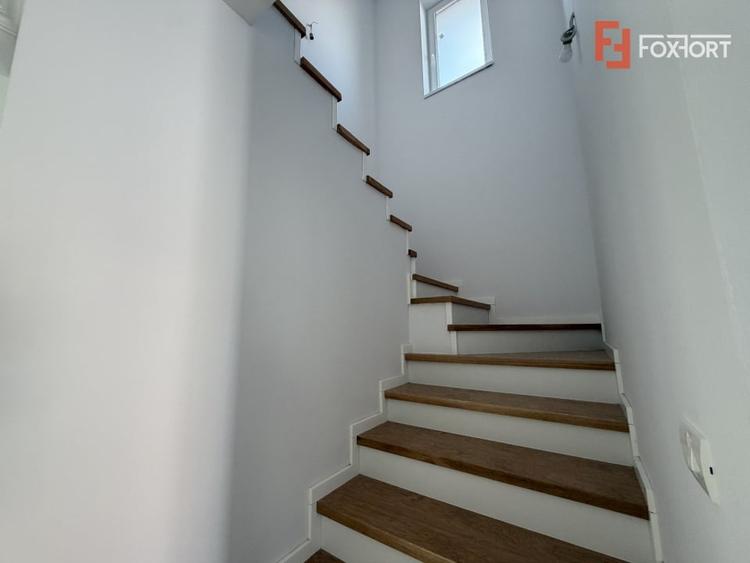 Duplex cu 5 camere cu Canalizare în Dumbrăvița