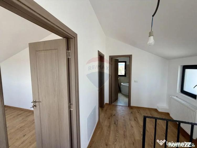 Casă cu 3 camere cu Teren 400 Mp în Golești