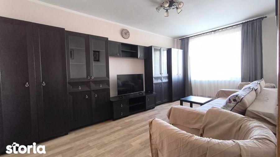 Apartament cu 3 camere decomandat, mobilat în Tei