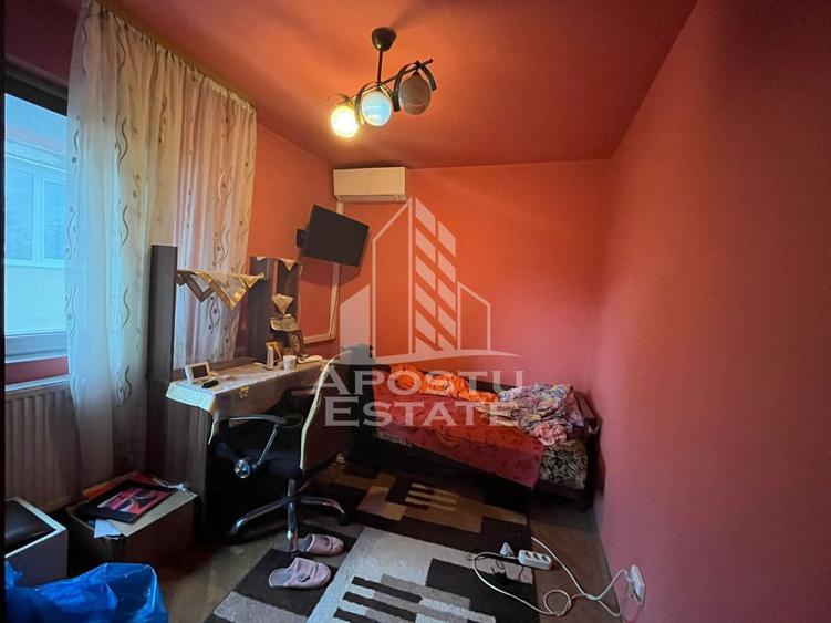 Apartament cu 3 camere semidecomandat, mobilat în Șagului
