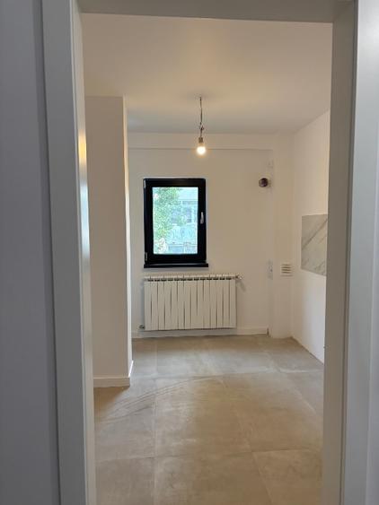 Apartament cu 3 camere decomandat în Floreasca