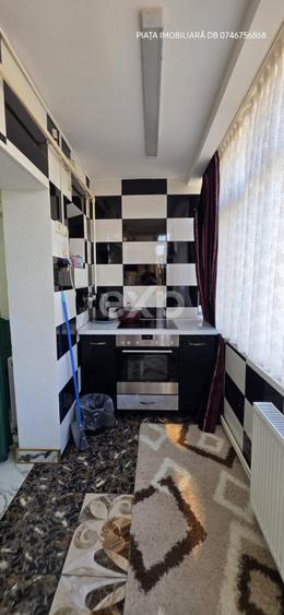 Apartament cu 4 camere decomandat, mobilat în Central