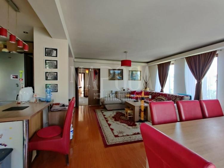 Casă individuală cu 9 camere cu Canalizare în Mănăștur