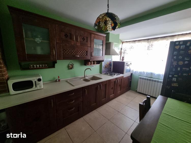 Apartament cu 3 camere în Vatra Luminoasă