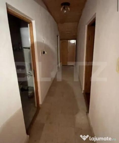 Casă cu 7 camere cu Teren 1670 Mp în Ponor