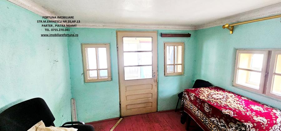 Casă cu 3 camere cu Teren 3506 Mp în Vest