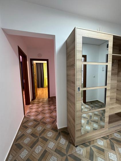 Apartament cu 3 camere decomandat în Domenii
