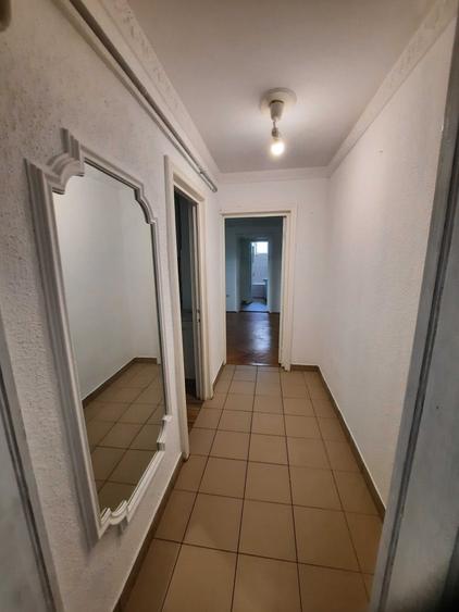 Apartament cu 3 camere decomandat în Hipodrom
