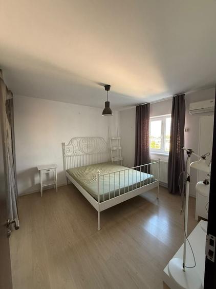Apartament cu 3 camere în Fizicienilor