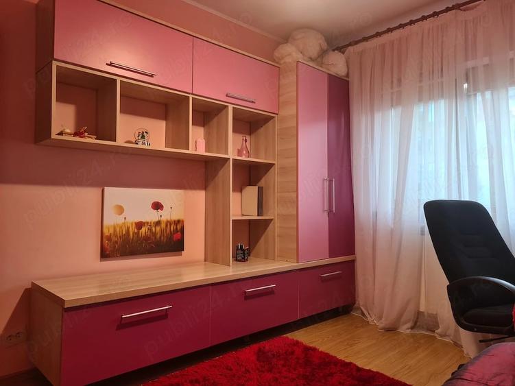 Apartament cu 3 camere decomandat în C5