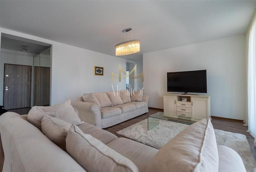 Apartament cu 4 camere semidecomandat în Borhanci