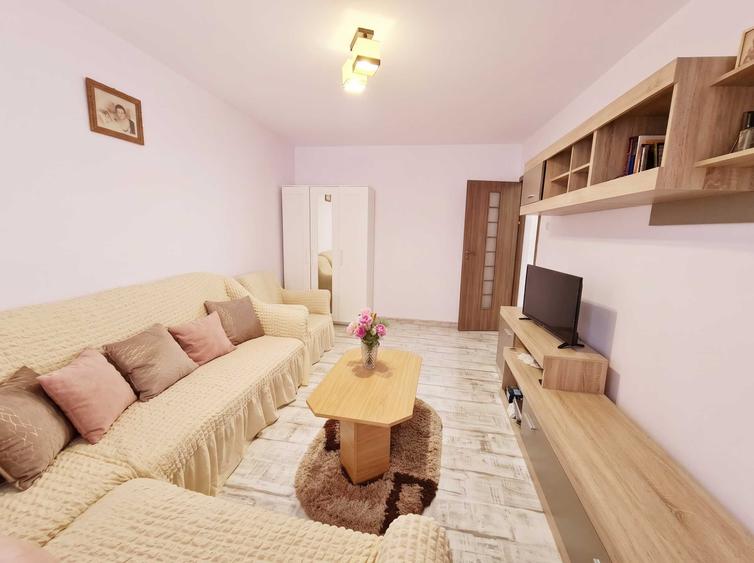 Apartament cu 2 camere decomandat în Central