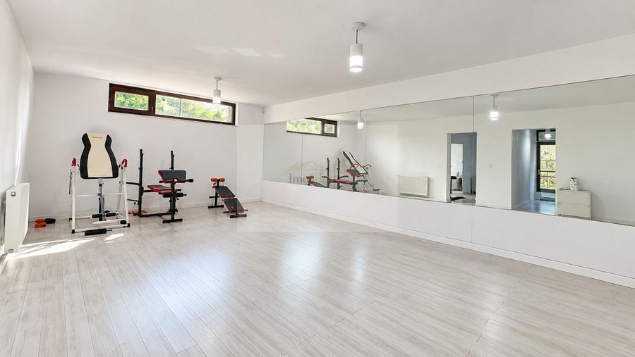 Duplex cu 4 camere cu Canalizare în Bună Ziua
