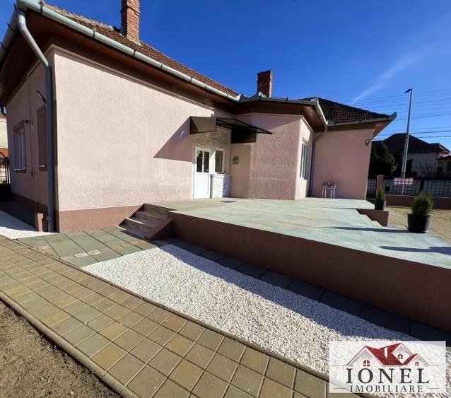 Casă individuală cu 3 camere cu Teren 900 Mp în Central