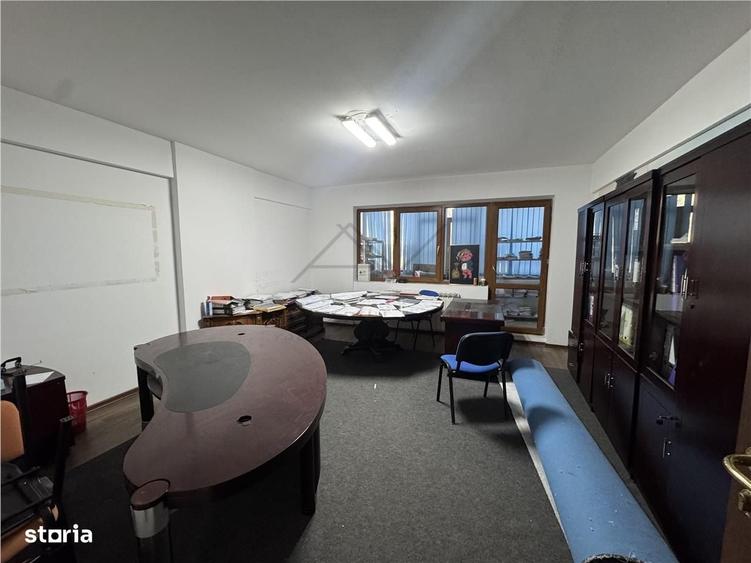 Apartament cu 4 camere decomandat în Est — fotografia 3
