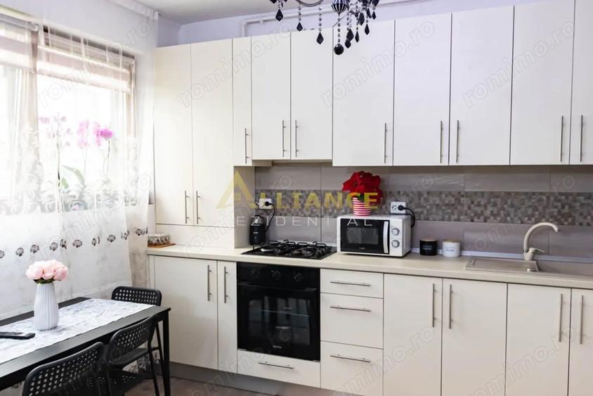 Apartament cu 2 camere semidecomandat, mobilat în Metalurgiei