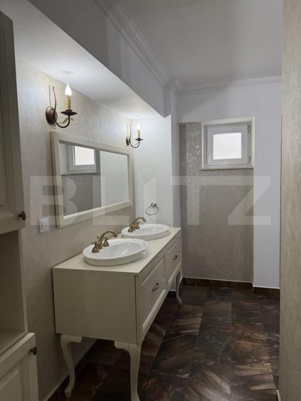 Apartament cu 4 camere semidecomandat, mobilat în George Enescu