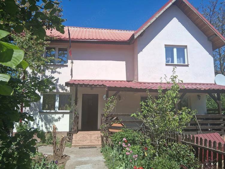 Casă cu 4 camere cu Teren 300 Mp în Berceni