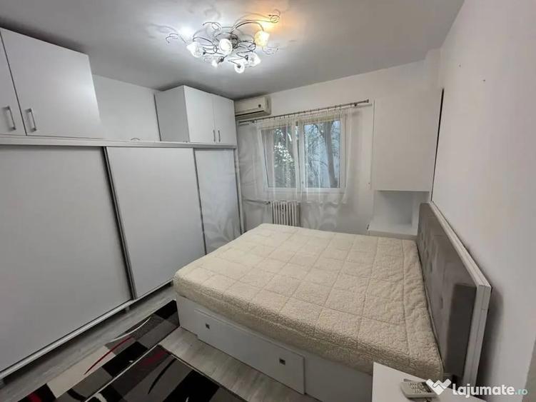 Apartament cu 4 camere decomandat în Malu Roșu
