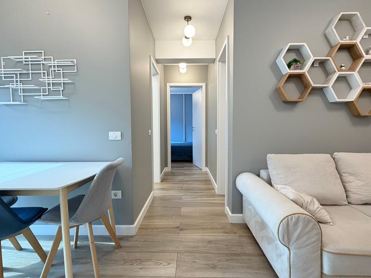 Apartament cu 2 camere decomandat în Girocului