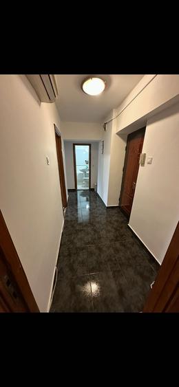 Apartament cu 2 camere decomandat în Far