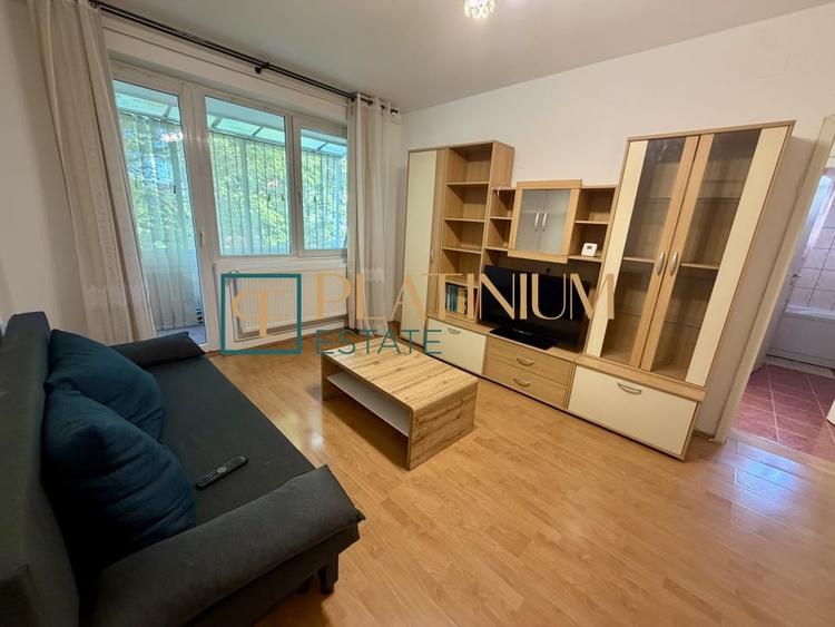 Apartament cu 3 camere semidecomandat, mobilat în Medicină