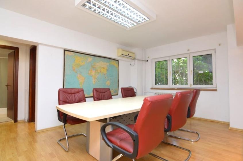 Apartament cu 2 camere semidecomandat, mobilat în 13 Septembrie