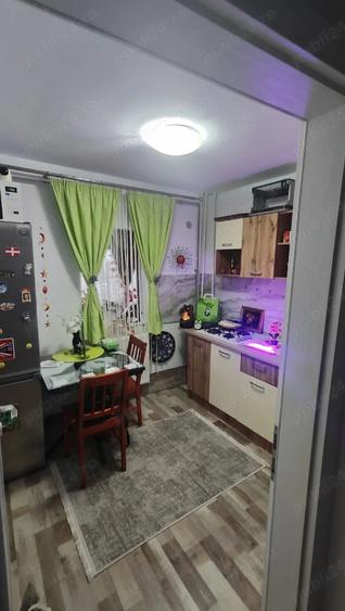 Apartament cu 2 camere decomandat în Girocului