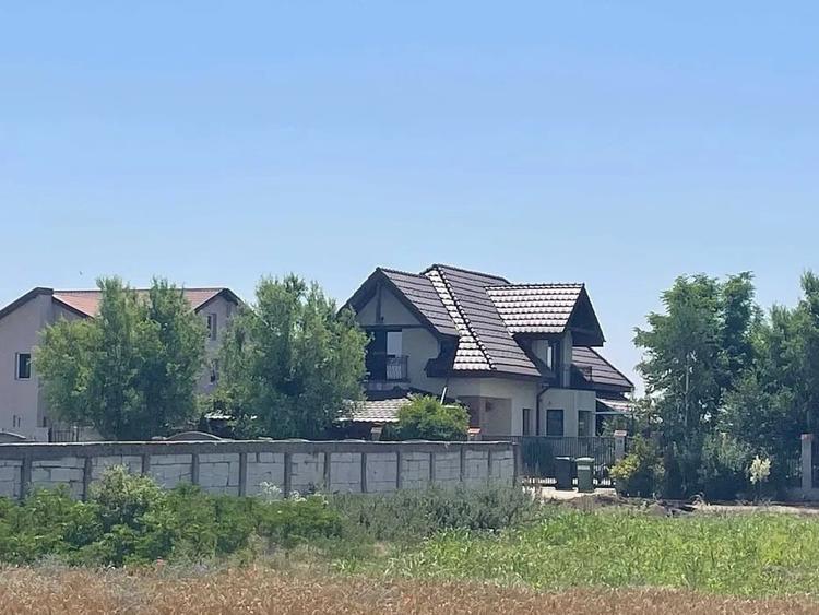 Teren Construcții intravilan de 500 mp, în Frumușani