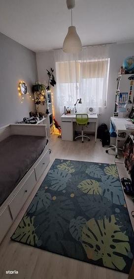 Apartament cu 3 camere decomandat în Turnișor