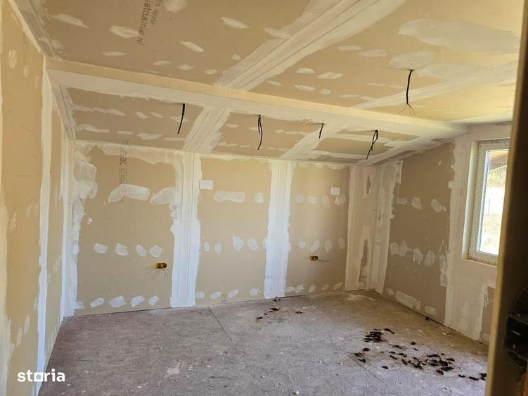 Casă cu 4 camere în Bejan
