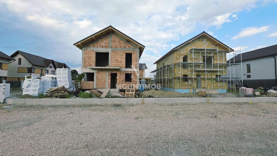 Casă individuală cu 4 camere cu Canalizare în Stupini
