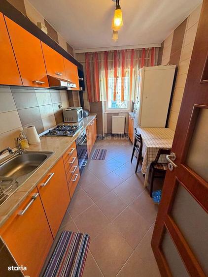 Apartament cu 3 camere decomandat, mobilat în Dacia